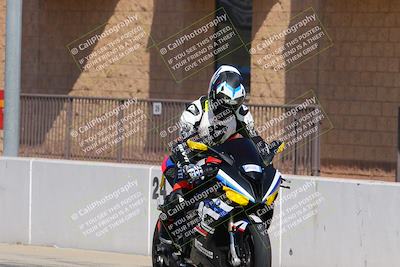 media/Aug-26-2022-Fastrack Riders (Fri) [[055e3b3c9d]]/level 2/Session 1 Start Finish/